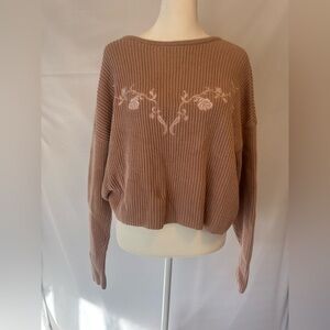 Kendall & Kylie SM mauve pink crop sweater, drop sleeve, stitched floral front